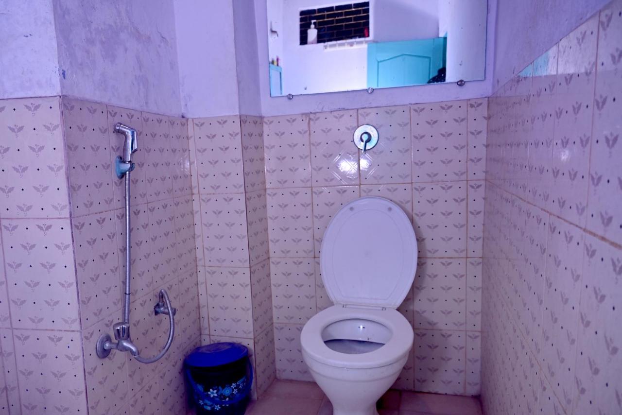 Banaras Rest House Waranasi Zewnętrze zdjęcie