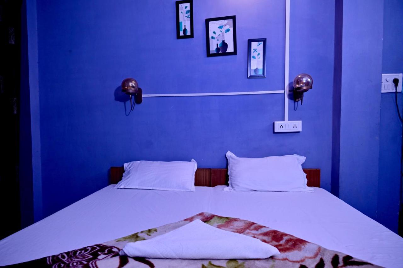 Banaras Rest House Waranasi Zewnętrze zdjęcie